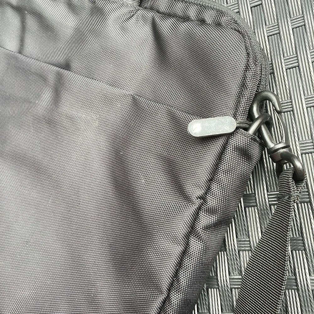 LIKE NEW- INCASE LAPTOP BAG (BLACK)